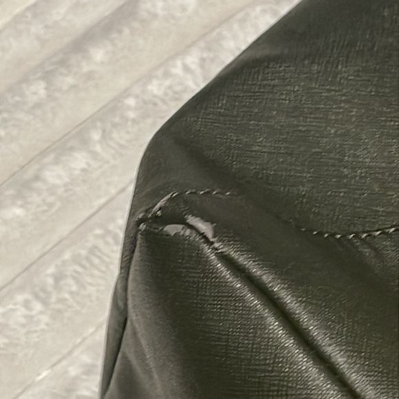 Lululemon All Day Tote - Picture 7 of 16